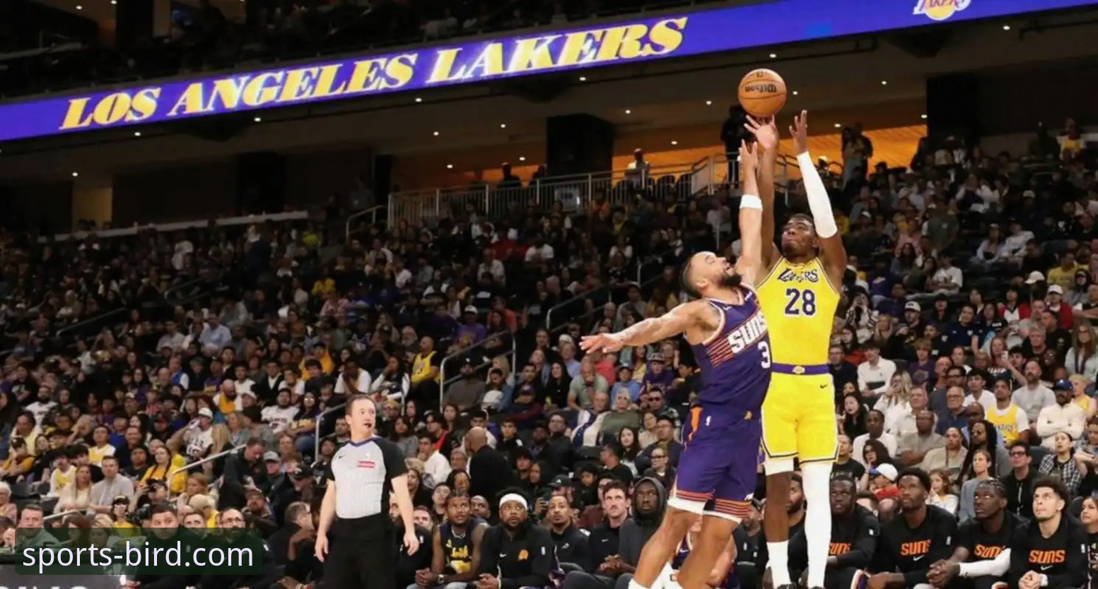 湖人客场力克步行者：一场酣畅淋漓的进攻盛宴深度评测